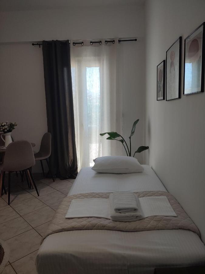Olive House Apartment Moírai